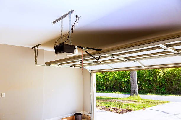 Top rated local Garage Door Panel Replacement specialists in Midway, FL